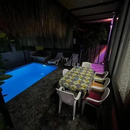 Efemm House *
