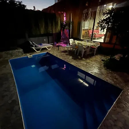 Efemm House Апартаменты *